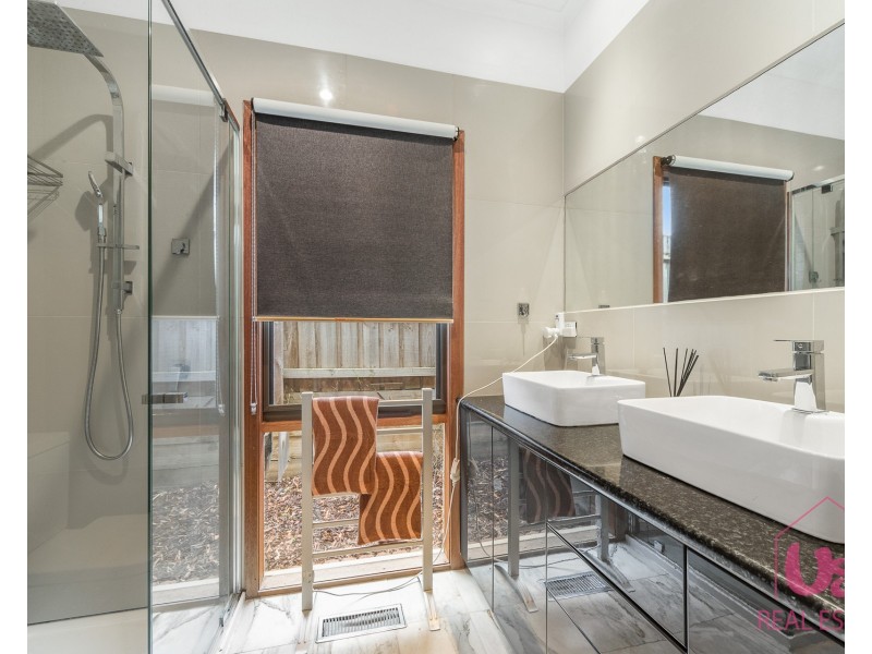 12 Chantilly Court, Frankston VIC 3199