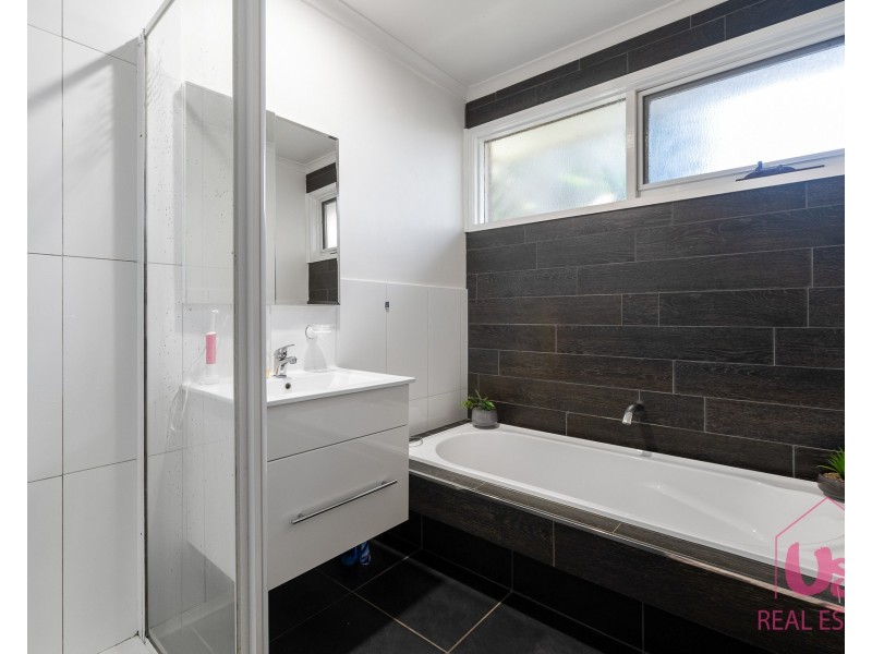 2/24 Rowellyn Avenue, Carrum Downs VIC 3201