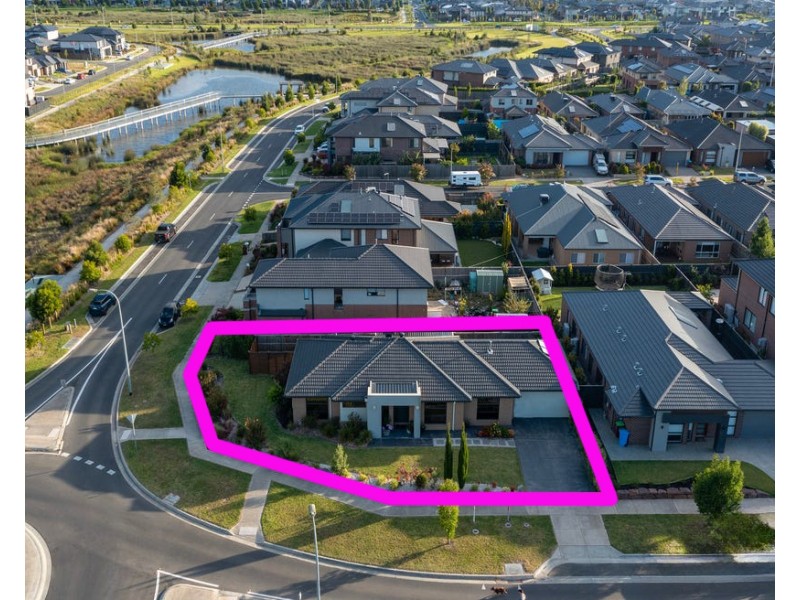 33 Reflections Boulevard, Clyde North VIC 3978