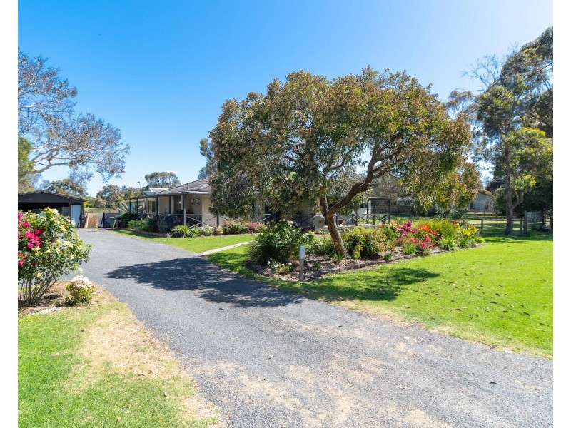 20 Facey Road, Devon Meadows VIC 3977