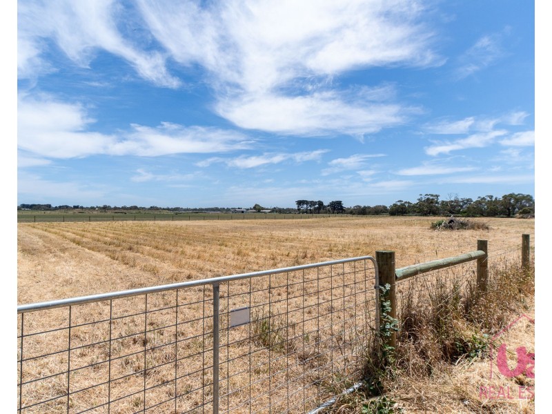 2200 South Gippsland Highway, Devon Meadows VIC 3977