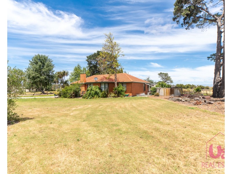 2200 South Gippsland Highway, Devon Meadows VIC 3977