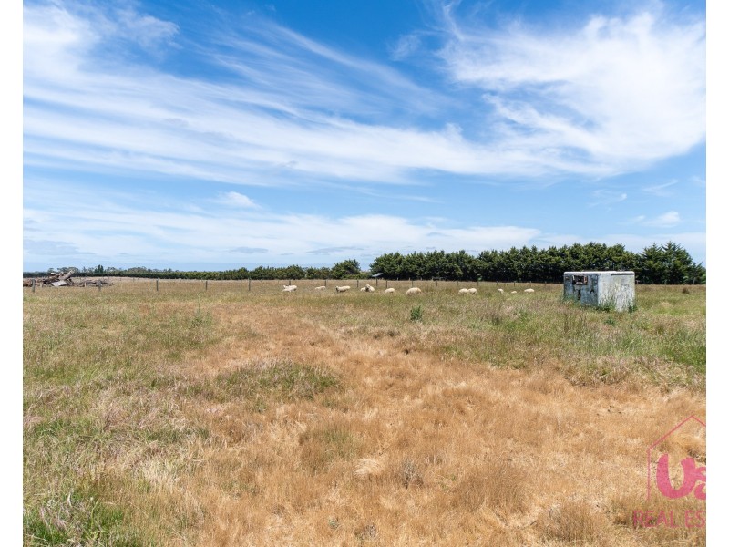 2200 South Gippsland Highway, Devon Meadows VIC 3977