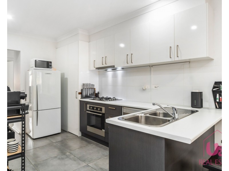 6/98 Ahern Road, Pakenham VIC 3810