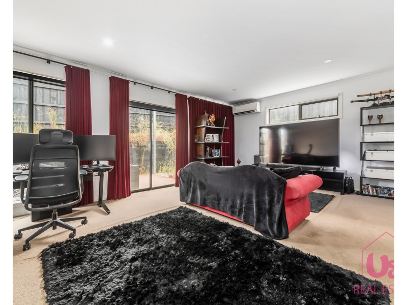 6/98 Ahern Road, Pakenham VIC 3810