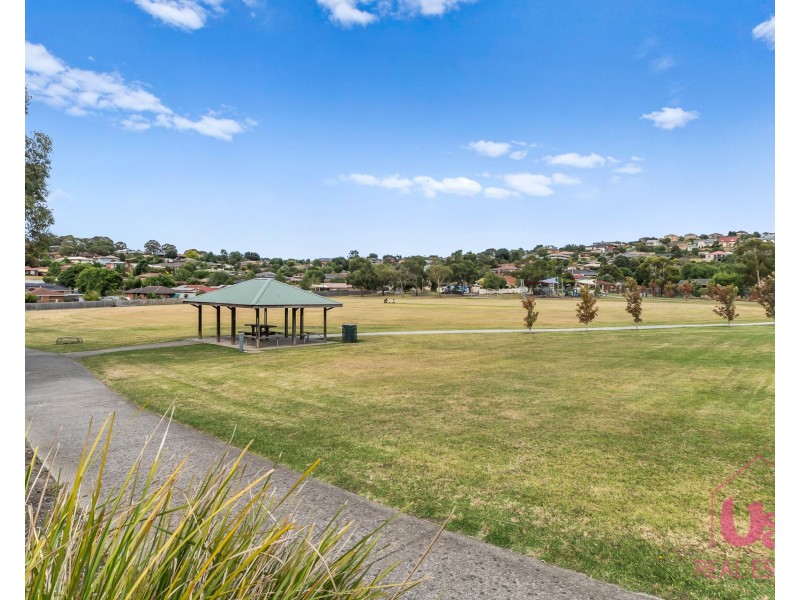 6/98 Ahern Road, Pakenham VIC 3810