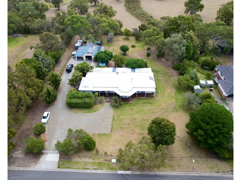 2 Clemac Close, Langwarrin South VIC 3911