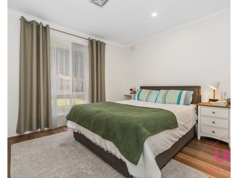 19 Houlder Avenue, Junction Village VIC 3977