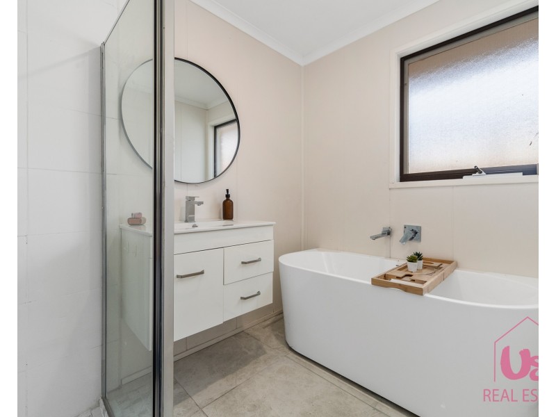 19 Houlder Avenue, Junction Village VIC 3977