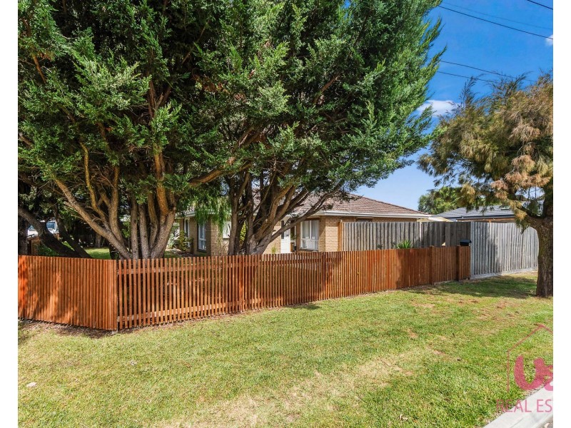 19 Houlder Avenue, Junction Village VIC 3977