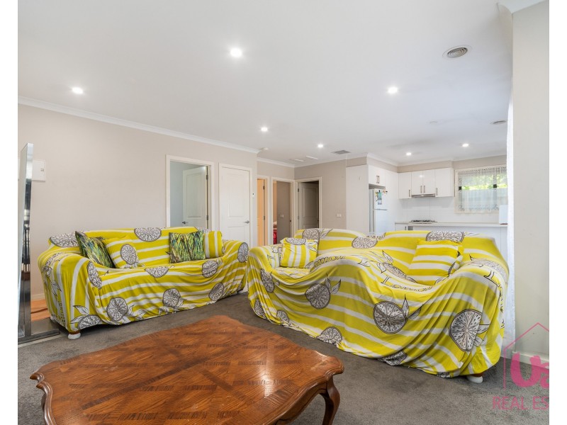 3/2 Russell Street, Cranbourne VIC 3977