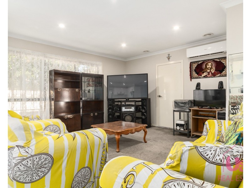 3/2 Russell Street, Cranbourne VIC 3977