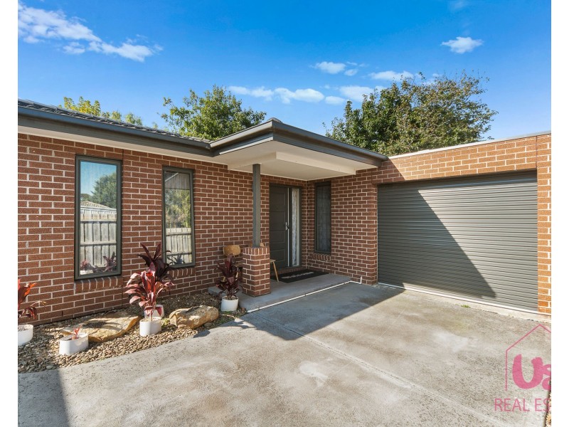 3/2 Russell Street, Cranbourne VIC 3977