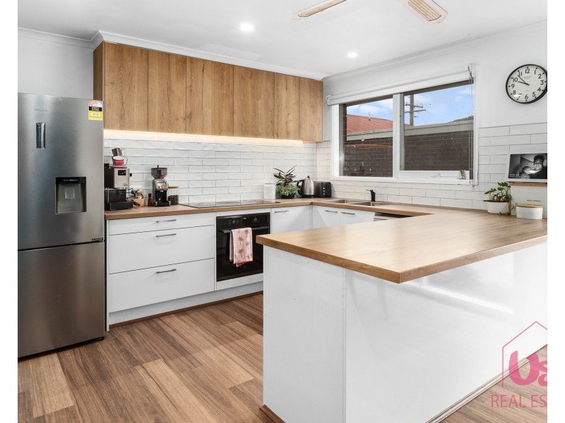 2/32 Clarendon Drive, Somerville VIC 3912