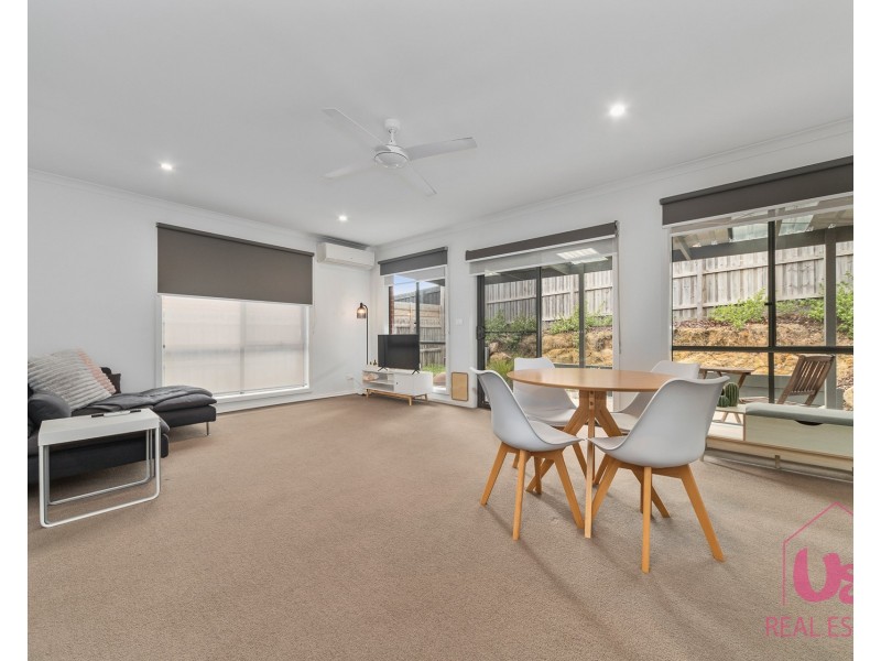 7/98 Ahern Road, Pakenham VIC 3810