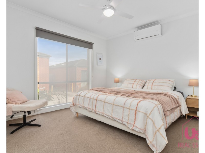 7/98 Ahern Road, Pakenham VIC 3810