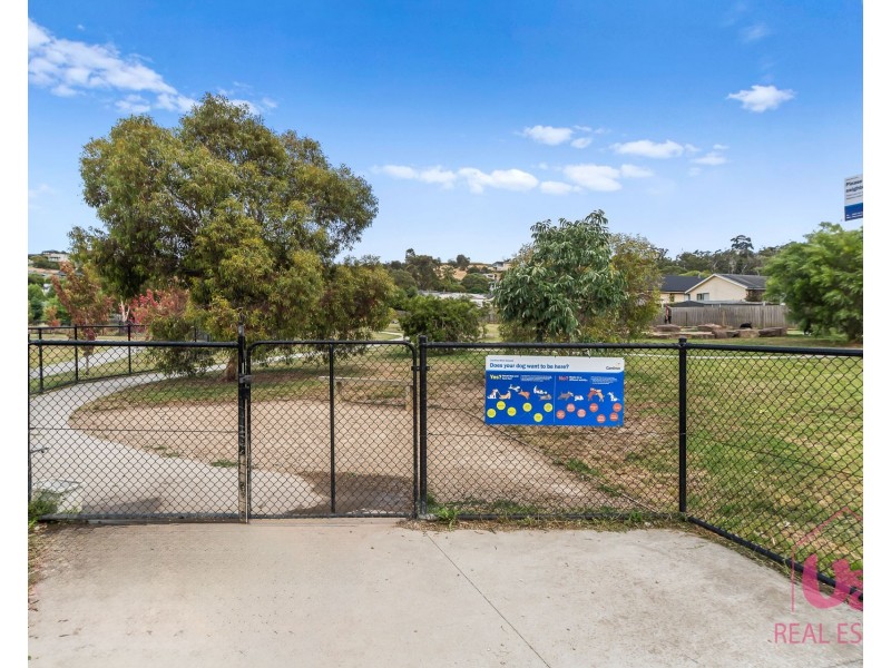 7/98 Ahern Road, Pakenham VIC 3810