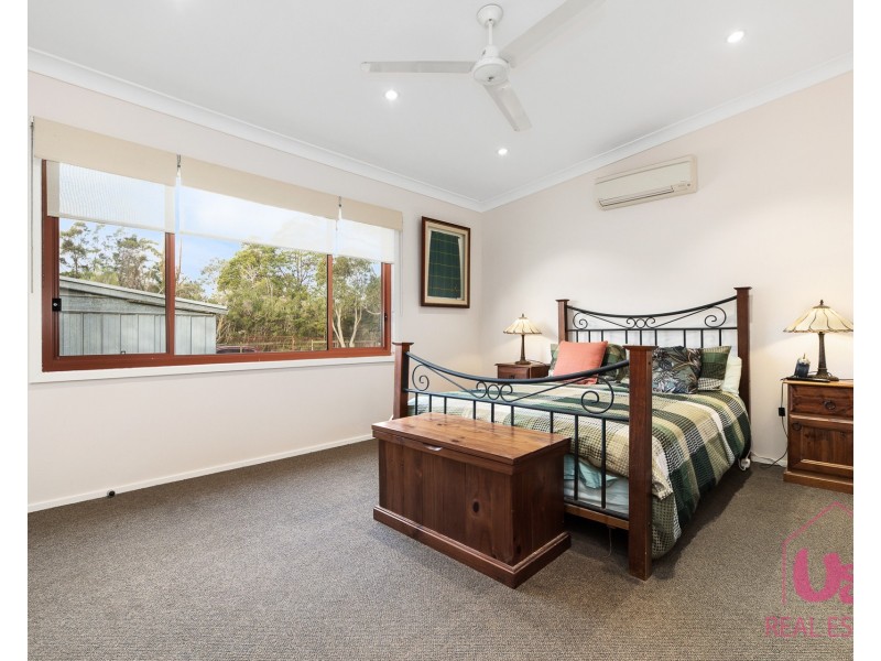 9 Meadow Road, Devon Meadows VIC 3977