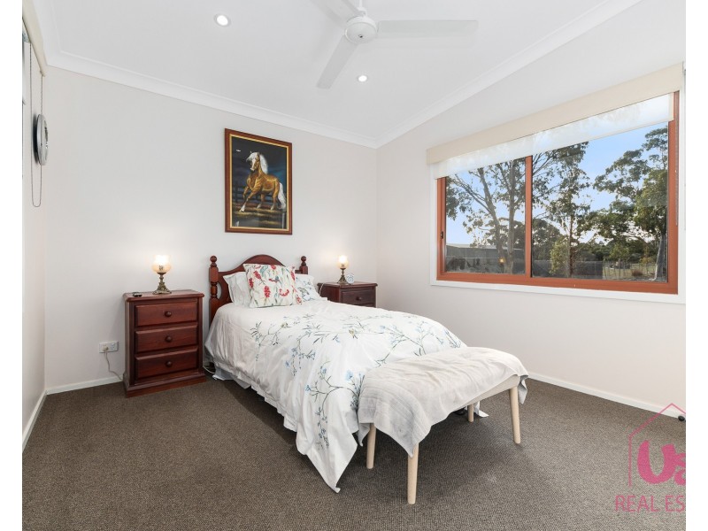 9 Meadow Road, Devon Meadows VIC 3977