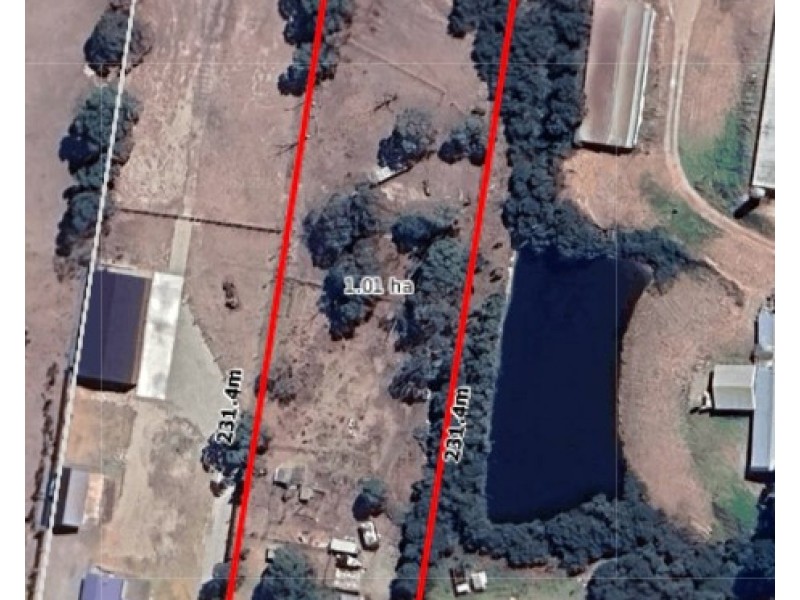 9 Meadow Road, Devon Meadows VIC 3977