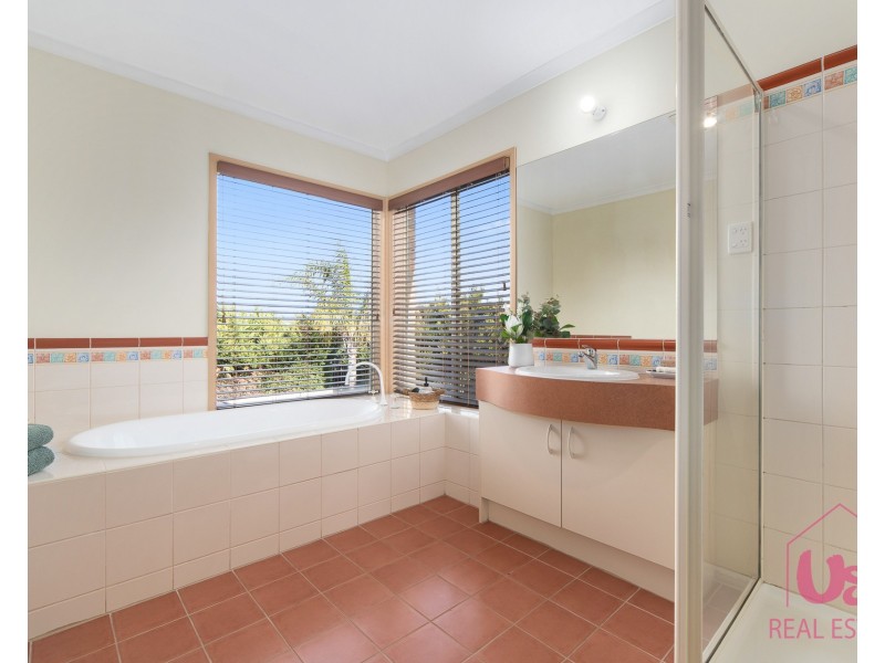 19 Avendon Court, Narre Warren South VIC 3805