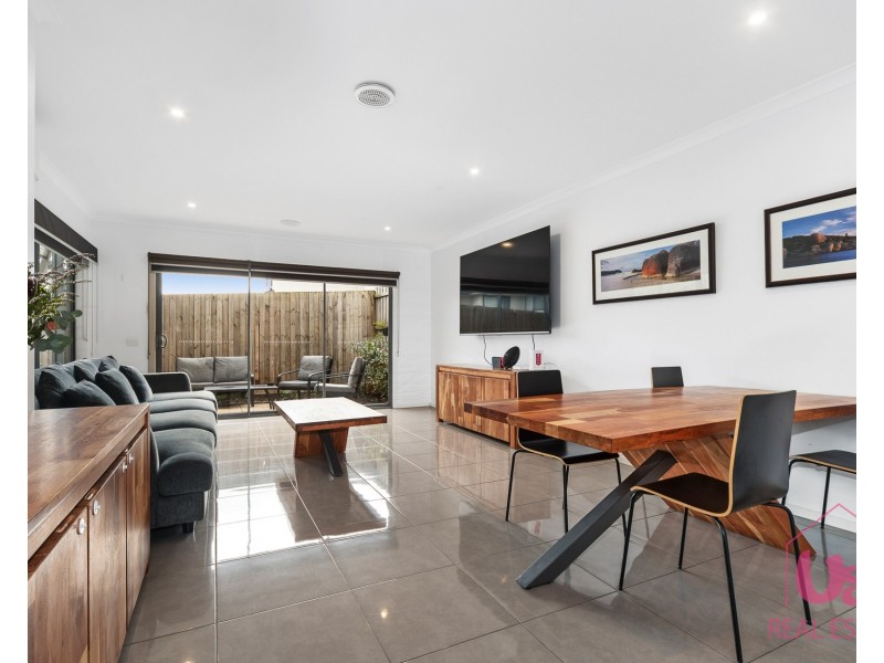 16 Abelia Avenue, Frankston VIC 3199