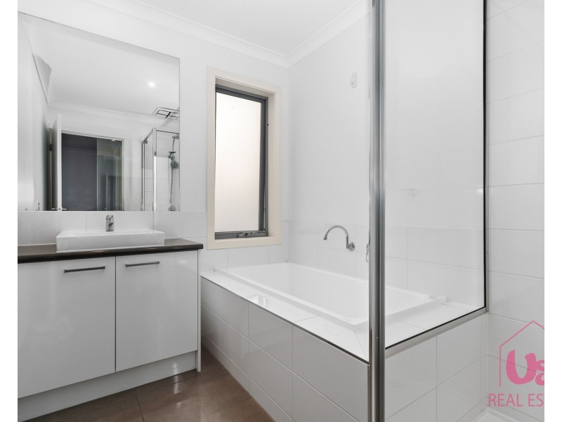 16 Abelia Avenue, Frankston VIC 3199