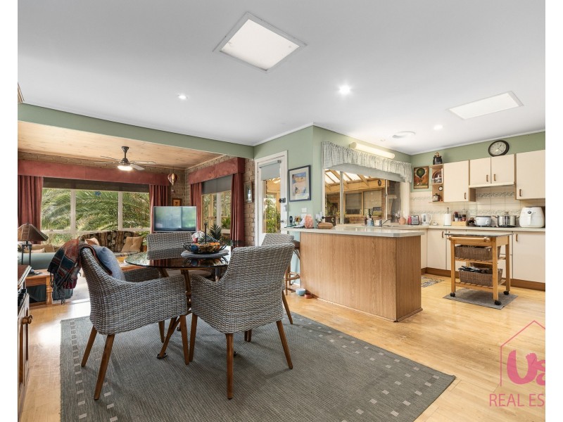 12 Sunset Crescent, Mount Eliza VIC 3930