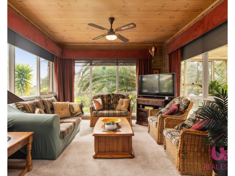 12 Sunset Crescent, Mount Eliza VIC 3930