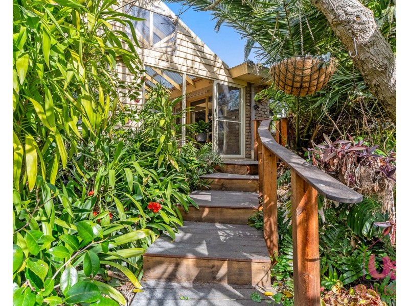 12 Sunset Crescent, Mount Eliza VIC 3930