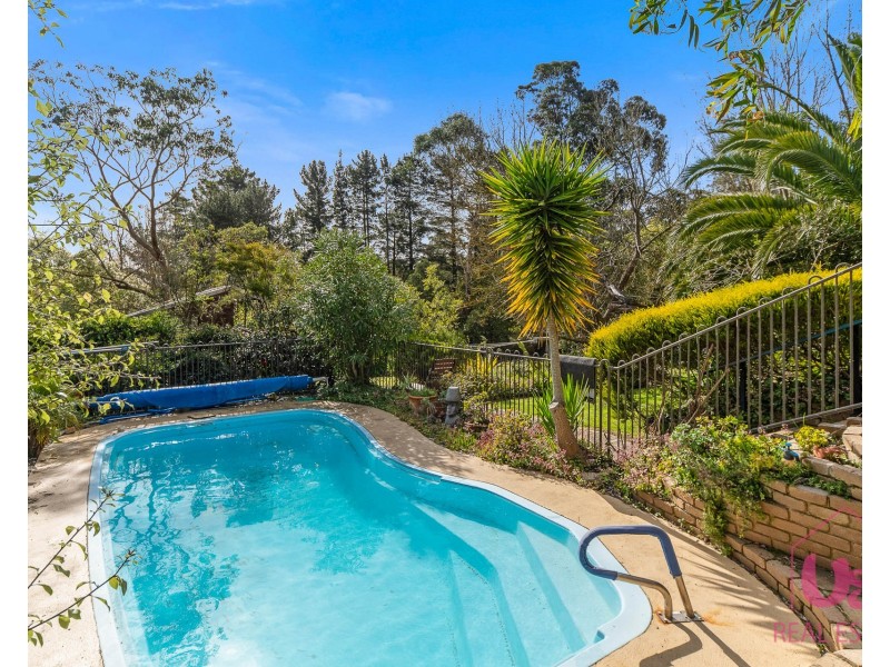 12 Sunset Crescent, Mount Eliza VIC 3930