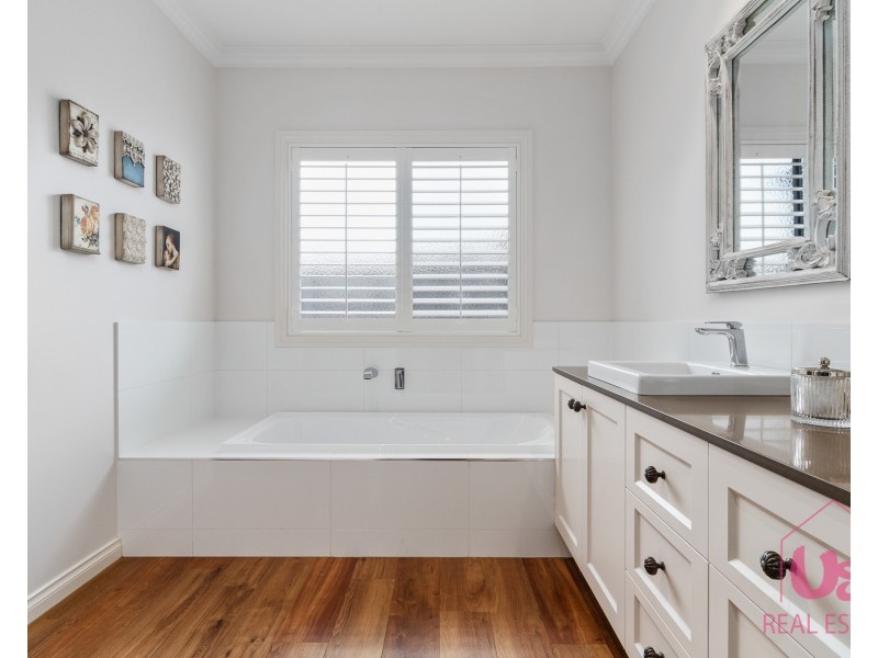 25 Escarpment Drive, Frankston South VIC 3199