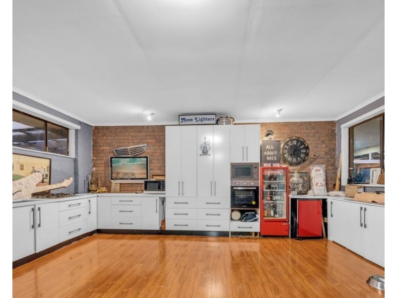 5 Facey Road, Devon Meadows VIC 3977