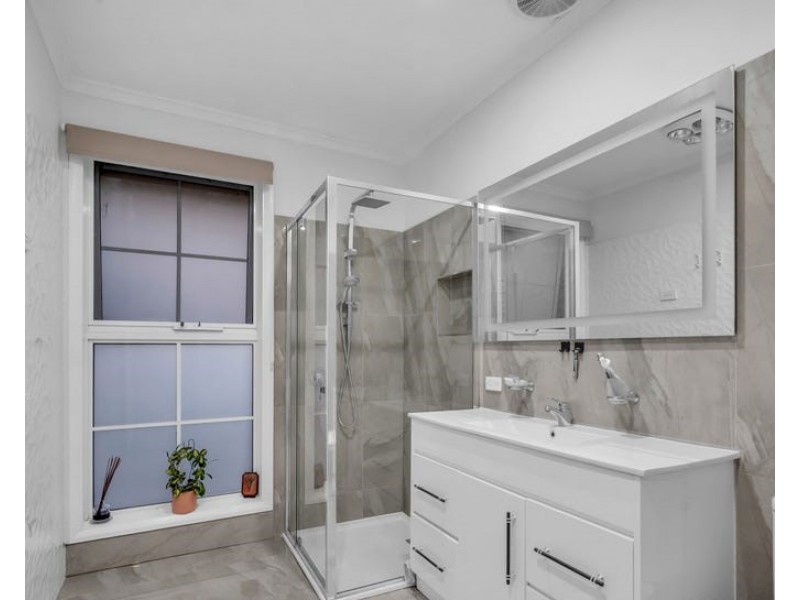 5 Facey Road, Devon Meadows VIC 3977