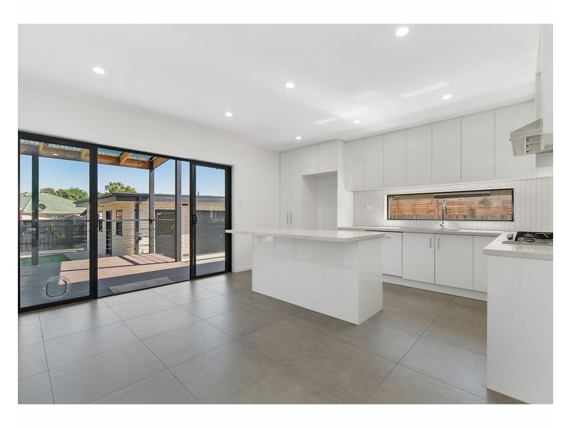76 Brunning Crescent, Frankston North VIC 3200