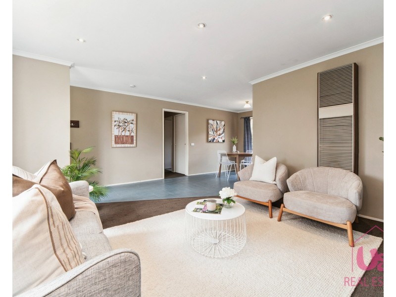 1/4 Cameron Way, Pakenham VIC 3810