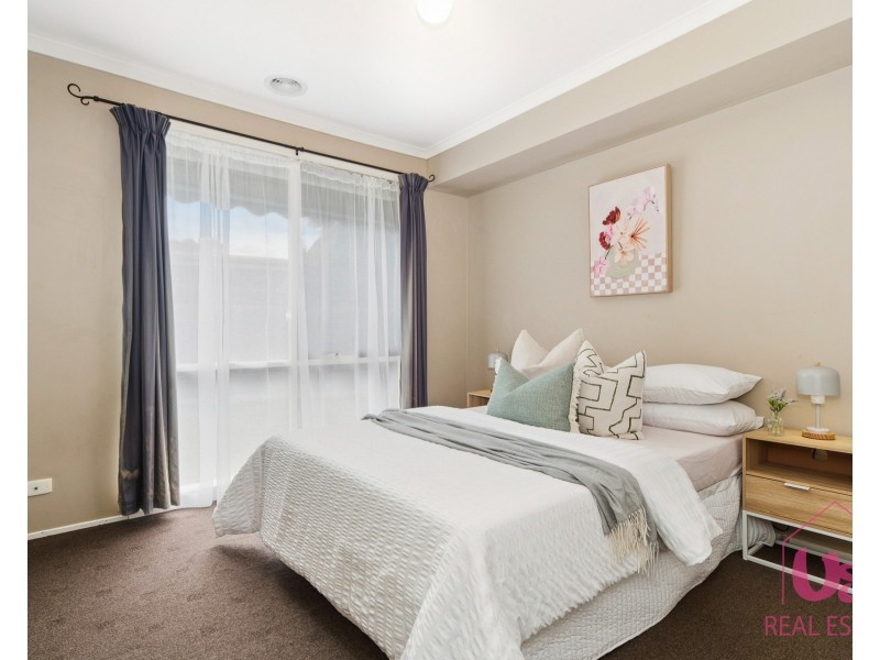1/4 Cameron Way, Pakenham VIC 3810