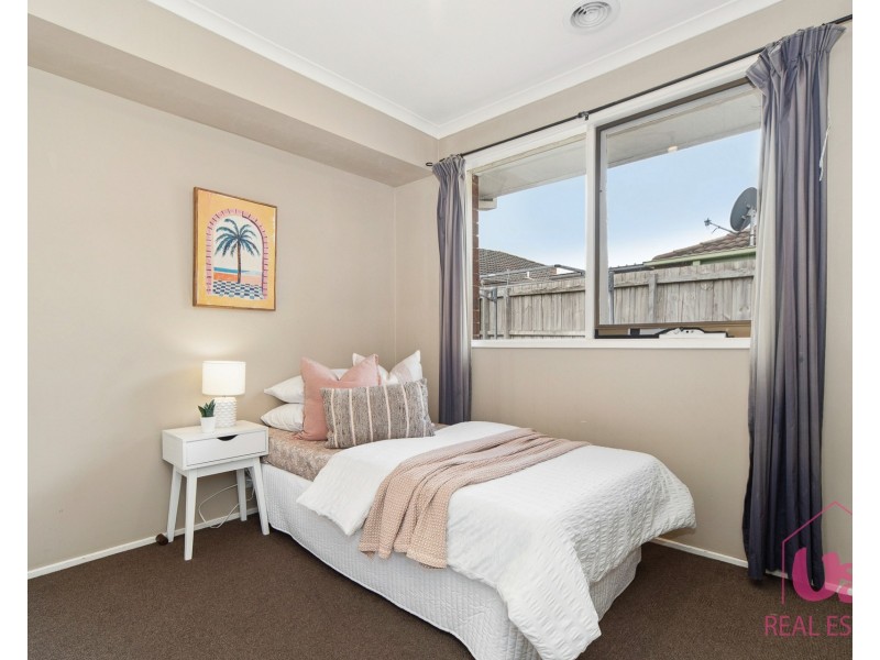 1/4 Cameron Way, Pakenham VIC 3810