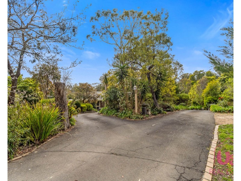 12 Sunset Crescent, Mount Eliza VIC 3930