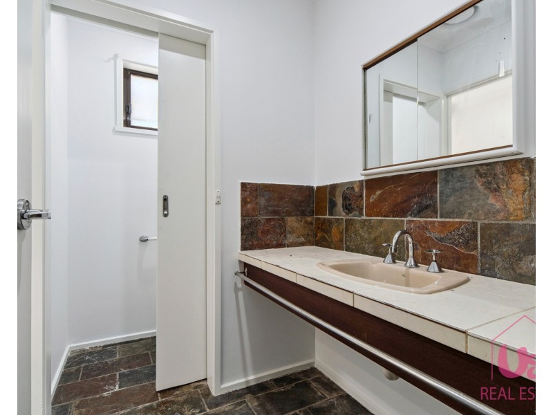 53 Worthing Road, Devon Meadows VIC 3977