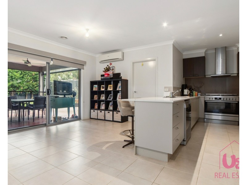 8 Kensei Place, Sandhurst VIC 3977