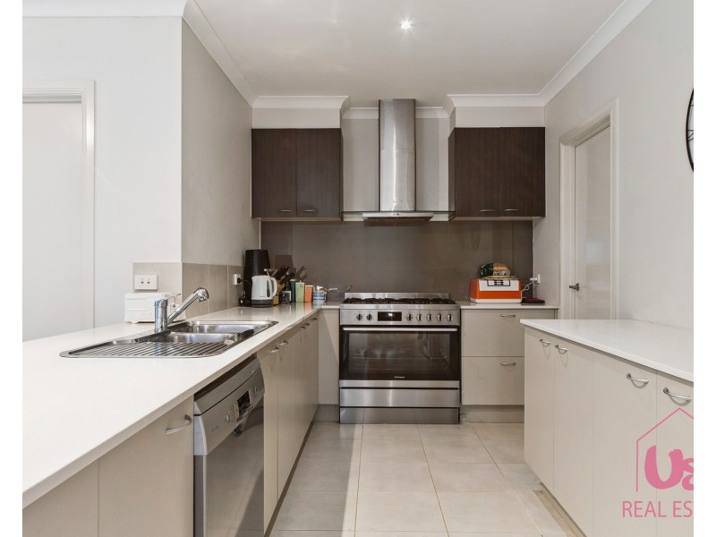 8 Kensei Place, Sandhurst VIC 3977