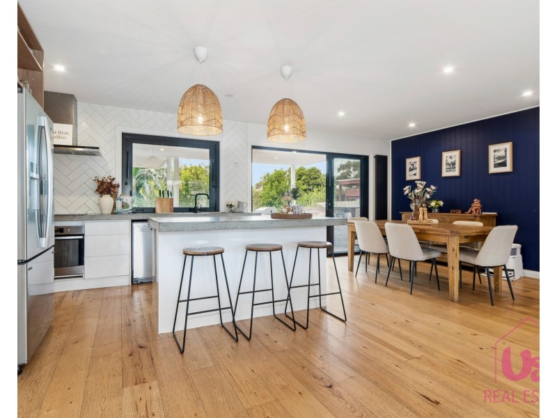 49 Rosslyn Avenue, Seaford VIC 3198