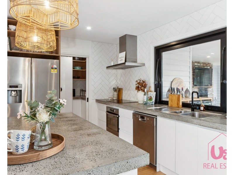 49 Rosslyn Avenue, Seaford VIC 3198