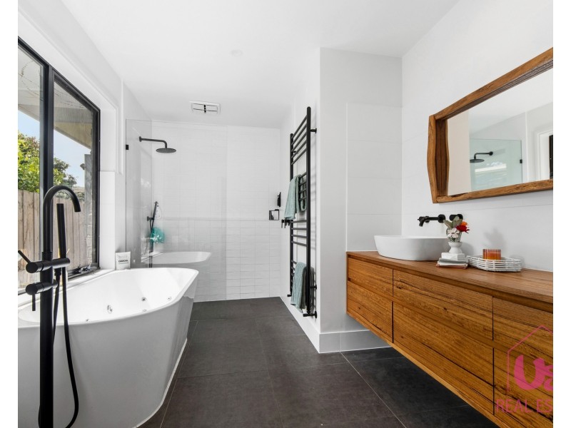 49 Rosslyn Avenue, Seaford VIC 3198