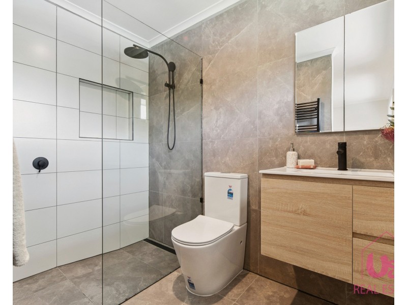 49 Rosslyn Avenue, Seaford VIC 3198