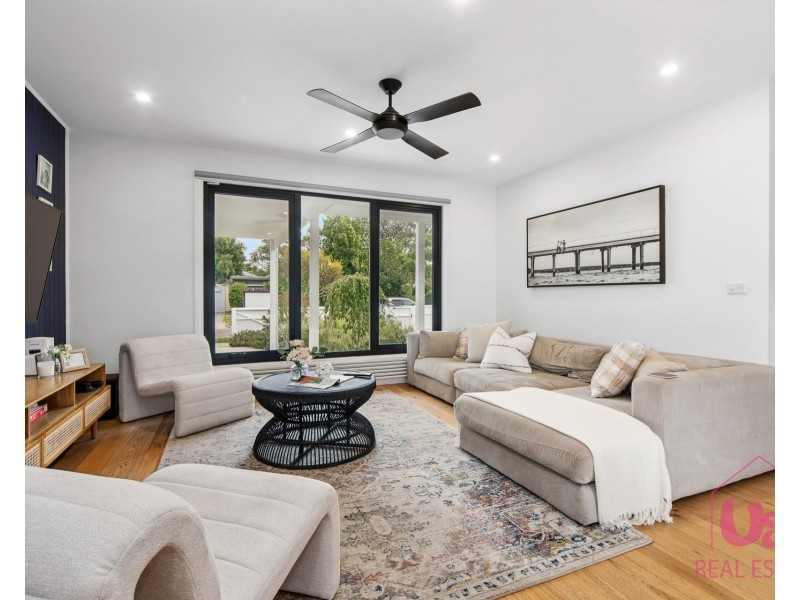 49 Rosslyn Avenue, Seaford VIC 3198