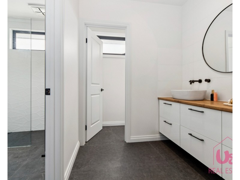 49 Rosslyn Avenue, Seaford VIC 3198