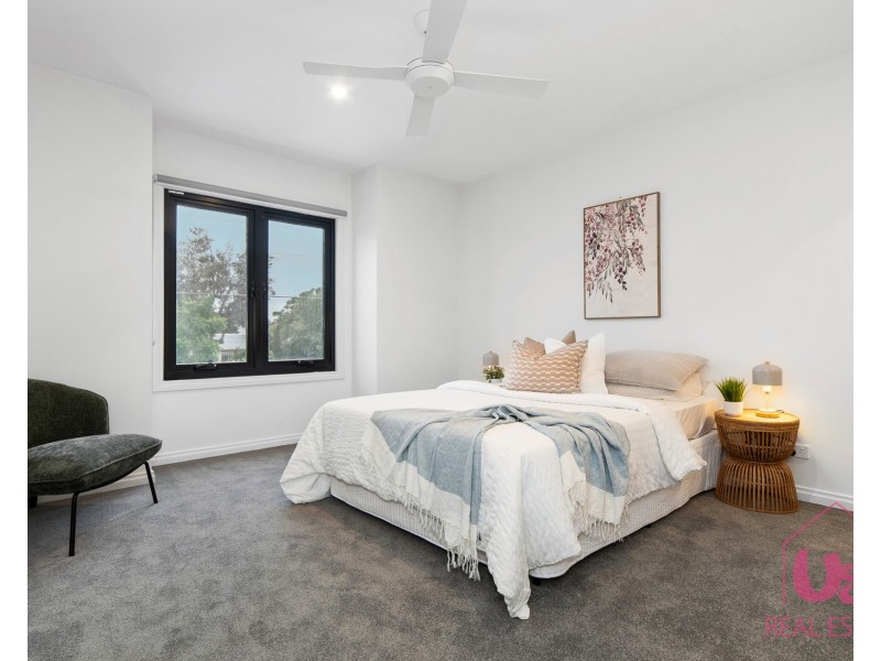 49 Rosslyn Avenue, Seaford VIC 3198