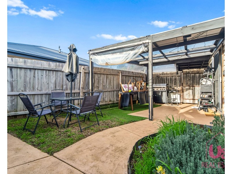 1/4 Grant Avenue, Seaford VIC 3198